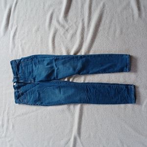 Gap NWOT size 4 /27 True High skinny jeans